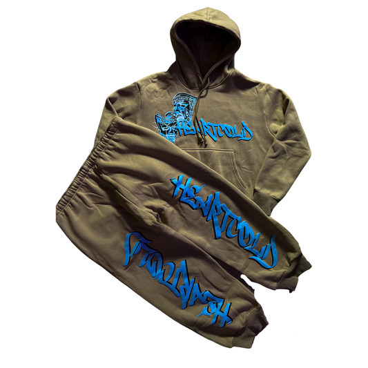 𝕾𝖈𝖆𝖗𝖊𝖉 𝕸𝖔𝖓𝖊𝖞 Sweatsuit Tan